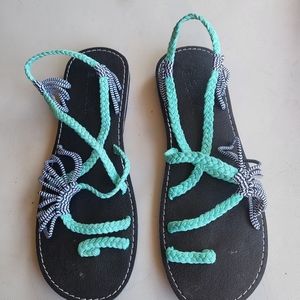 Plaka sandals